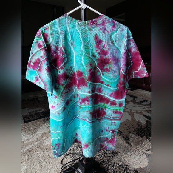 Tie Dye Geode Tshirt | Large - Picture 2 of 6